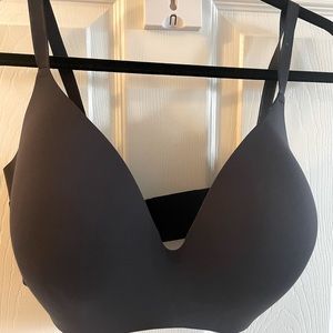 Knix Wireless Contour WingWoman Bra Size 8
